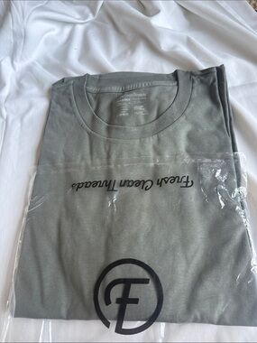 Fresh clean Threads Men's Crew Neck Tee — Olive